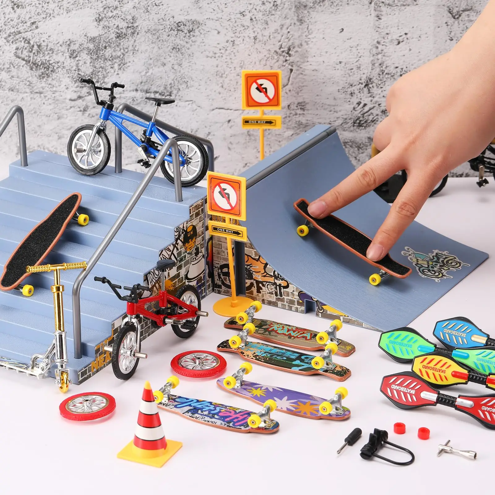 Mini Finger Toys Set for kids include 6Finger Skateboard,4Finger Bike,2Mini Scooter 4Swing Board 8Matched Wheel 7Tool Toy Party