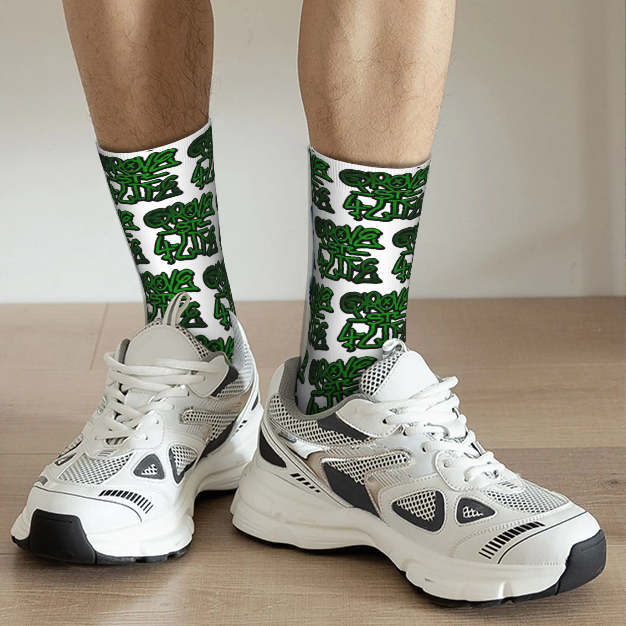 Harajuku Grove 4 Life GTA San Andreas Socks Harajuku جوارب ممتصة للعرق جوارب رياضية متوسطة جوارب أنبوبية هدية عيد ميلاد ناعمة