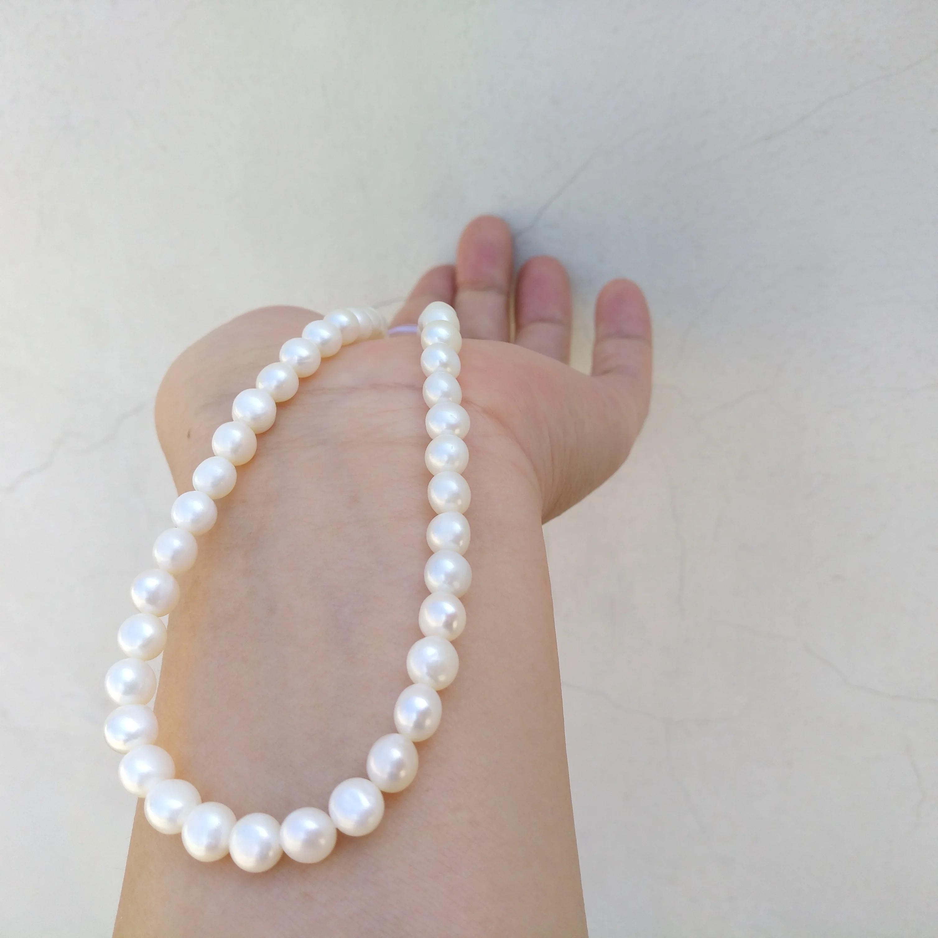 gorgeous 6-7mm AKOYA ROUND white pearl necklace  What you see is what you get, and your satisfaction is guaranteed.