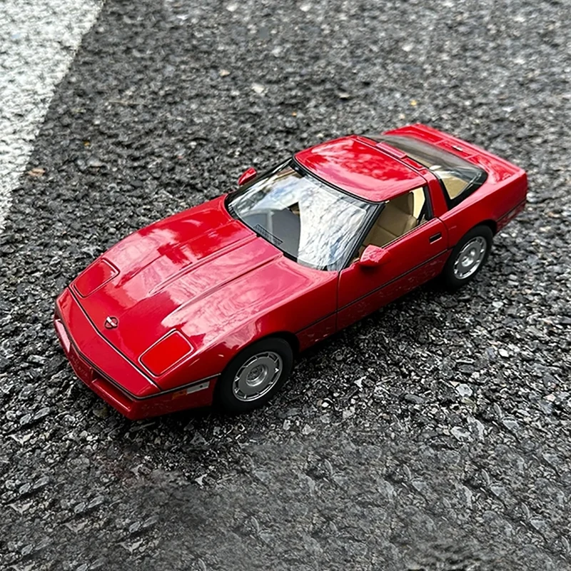 AUTOart 1:18 Corvette C4 1986 Alloy Car Model Gift toys for boys