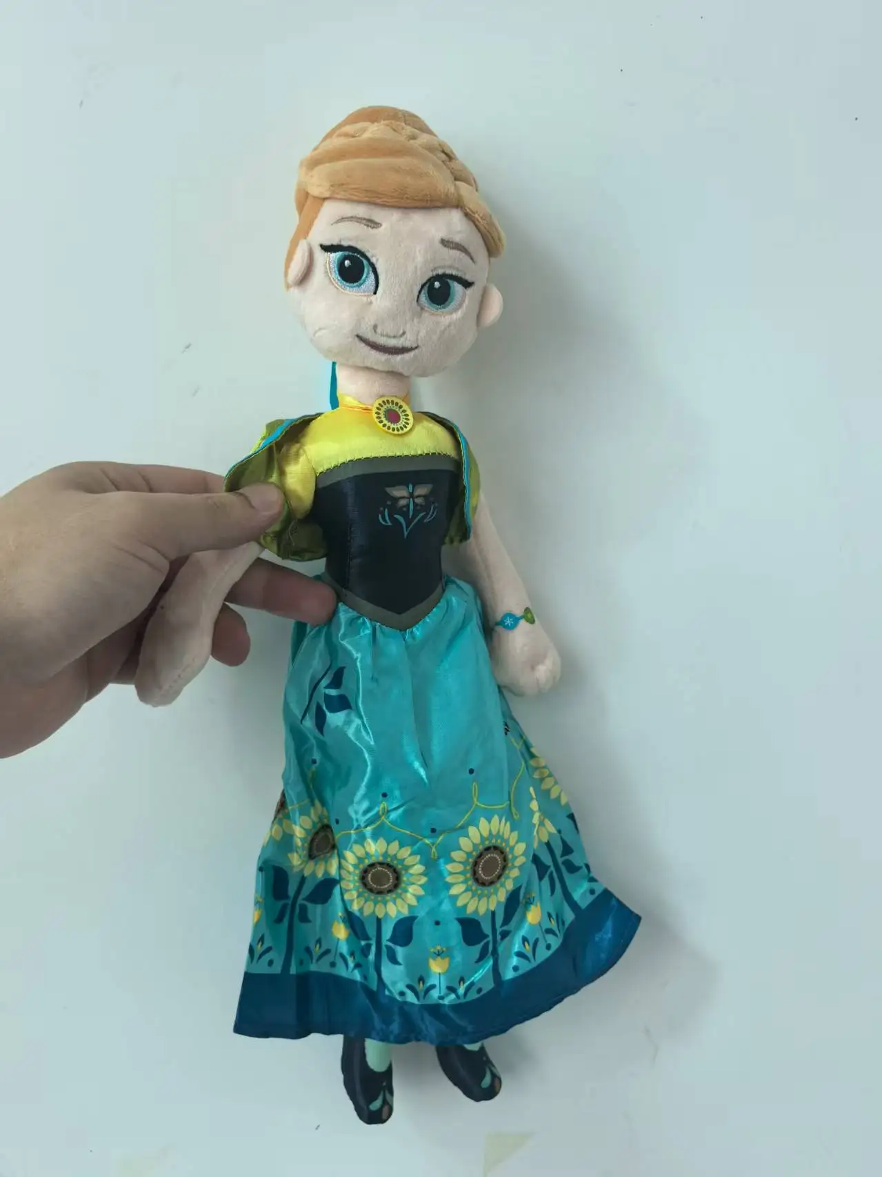 

Original Disney Cartoon Movie Snow White Mermaid and Princess Cinderella Large Plush toy Soft Doll Birthday Present For Child