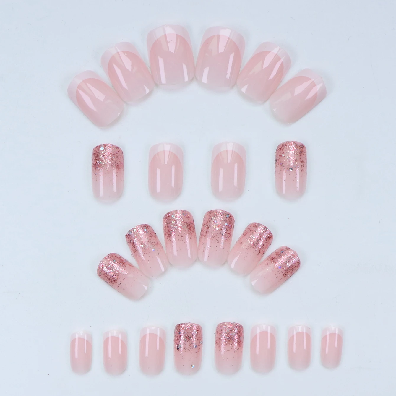 24개 짧은 사각형 핑크 프렌치 포인티드 가짜 손톱, 핑크 반짝이 가짜 손톱 디자인으로 완전히 덮인 광택 아크릴 손톱