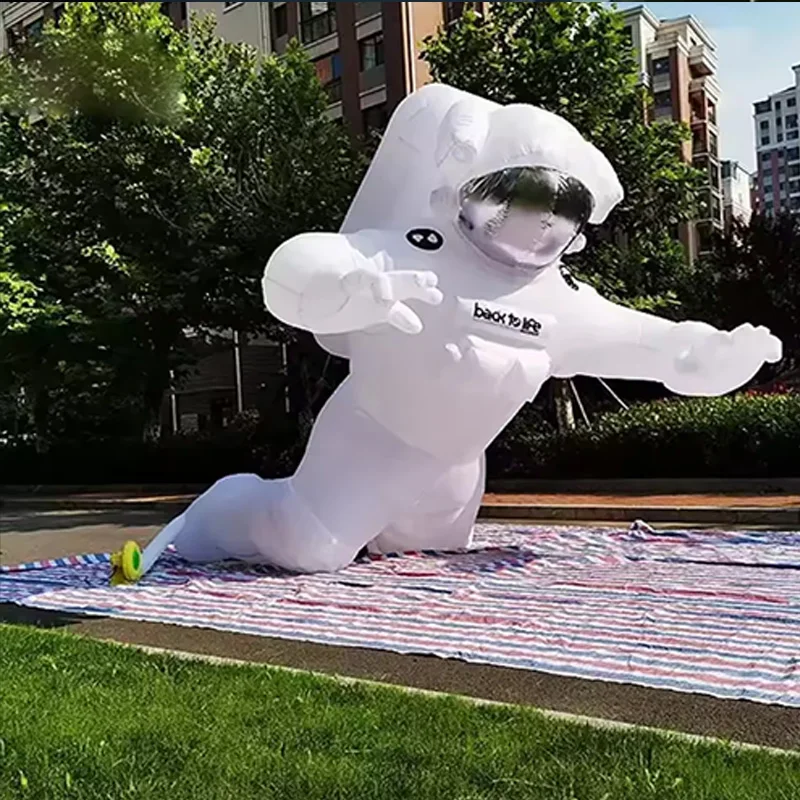 

Надувные астронавты с воздуходувками, квадратные луговые занятия на открытом воздухе, ночное украшение и светящийся реквизит.