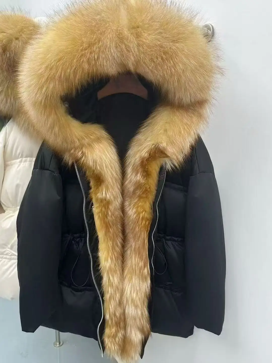 معطف نسائي متوسط الطول بياقة من الفرو من Jaet باللون الأبيض من Thiened معطف دافئ للتنقل النسخة الكورية #4