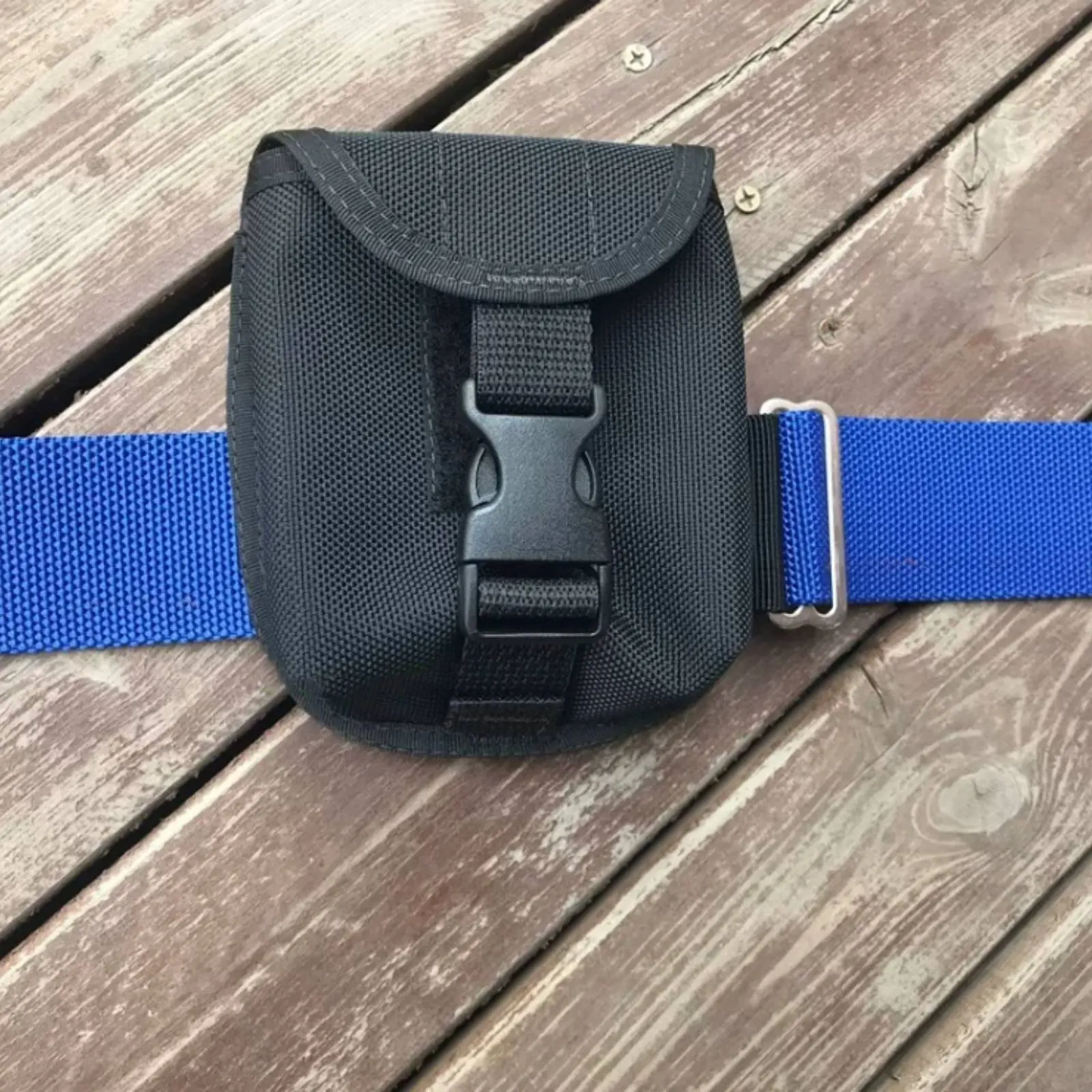 

2 Pieces Diving Weight Pouch Easy-Release Buckle BCD Weight Pocket