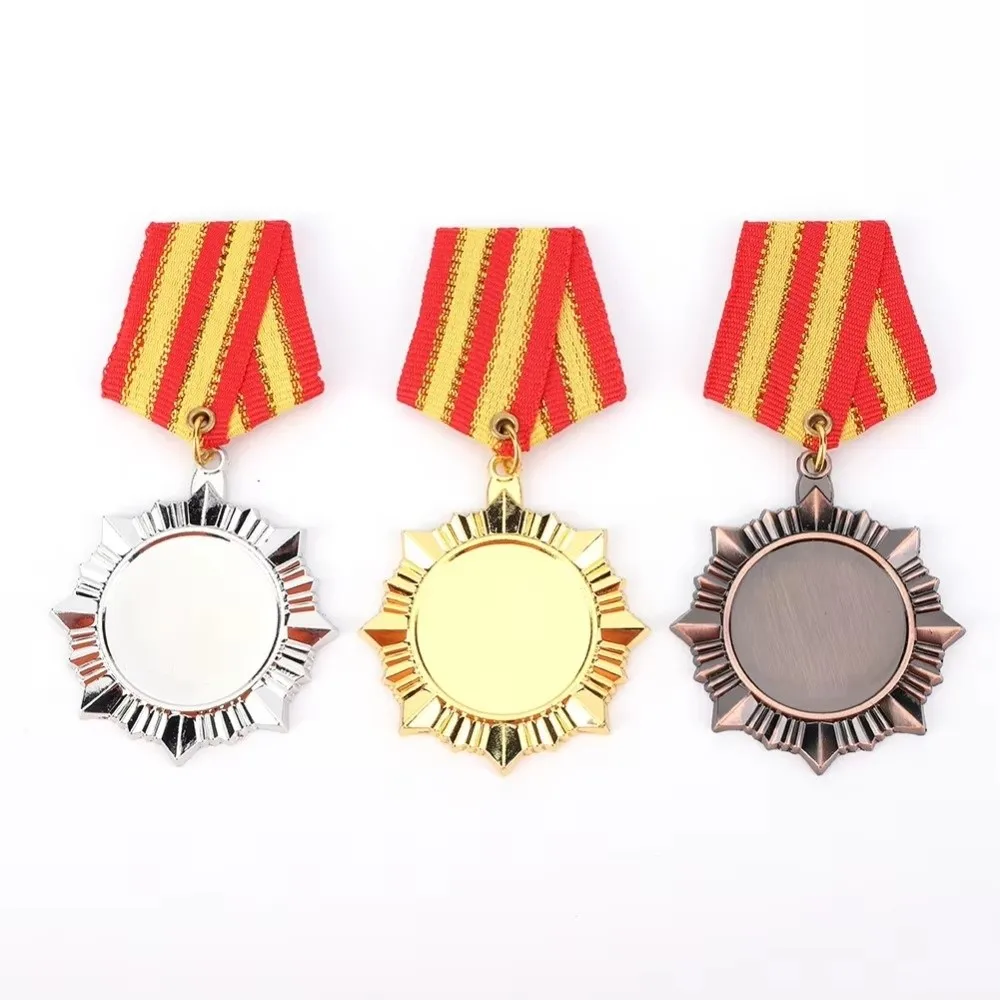 

Полезные металлические спортивные медали: золотые, серебряные, бронзовые, 5 см. Функциональные медали для соревнований, победителей, конкурсов талантов.