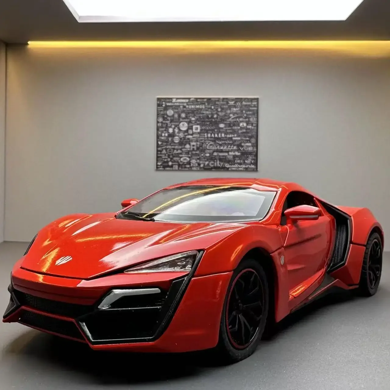 1:24 Lykan Hyper سيارة رياضية سبيكة التراجع نموذج سيارة محاكاة الصوت والضوء يمكن فتح الباب دييكاست لعبة سيارة ألعاب للأولاد هدية