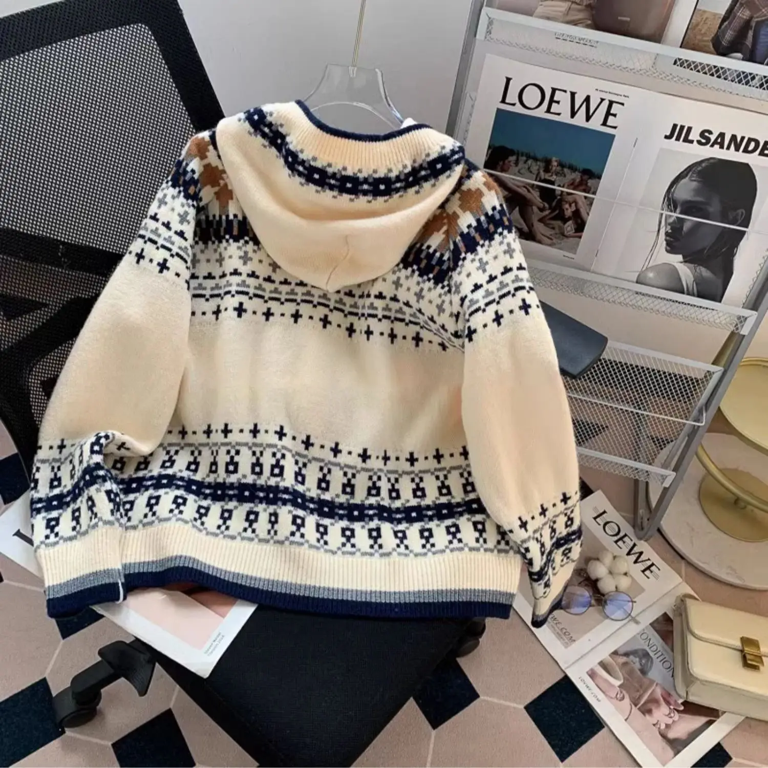 Retro Jacquard Hooded Cardigan for Women Autumn Single Breasted Design Sense Warm Coat Lazy Style Loose Knitted Sweater 2024 New