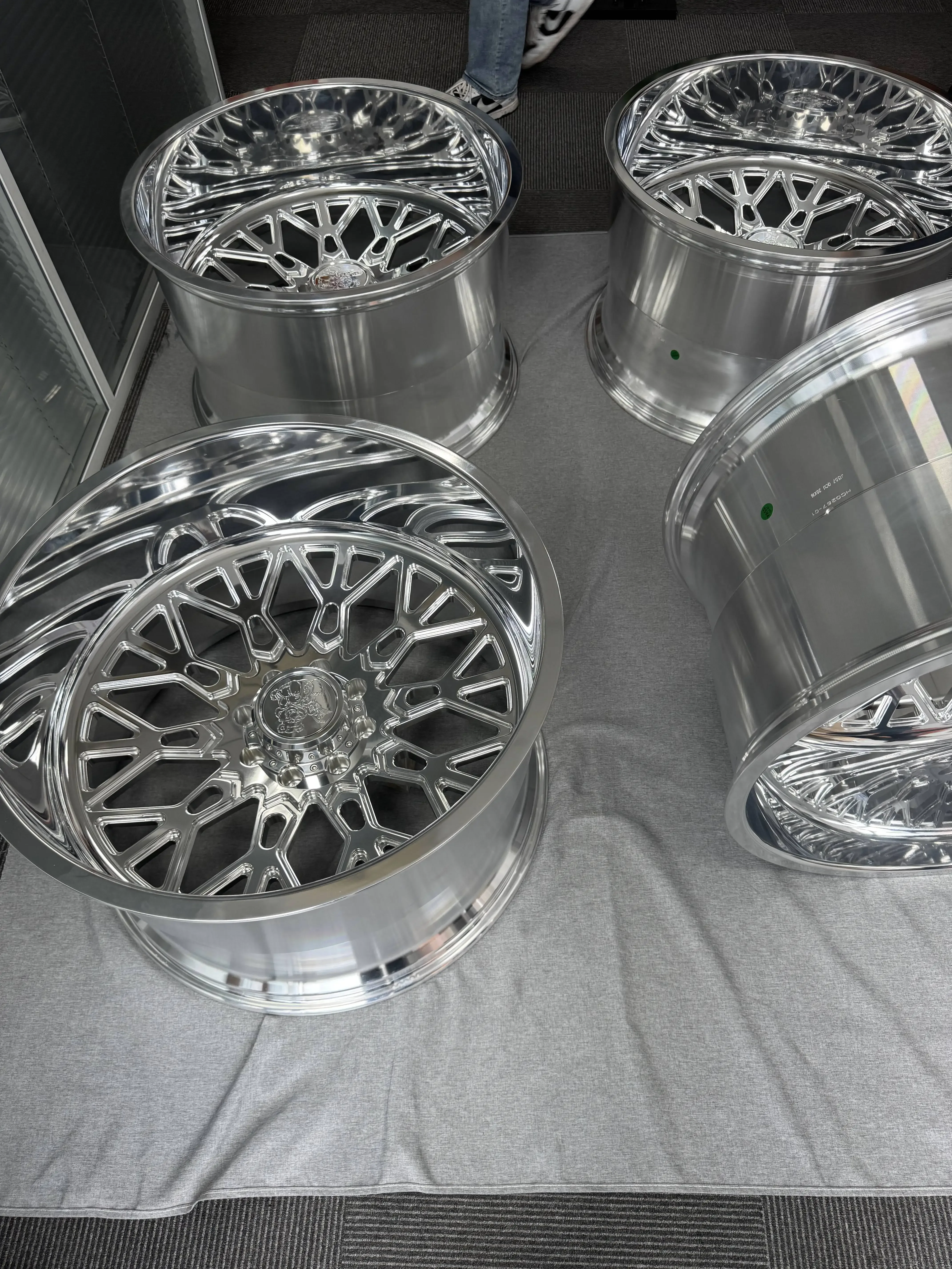 KYKY 28x14 28x16 30x16 Concave with Floating Caps 24 26 28 Inch Forged 8x170 8x180 8x6.5 Polished Truck Wheels for RAM 2500 3500