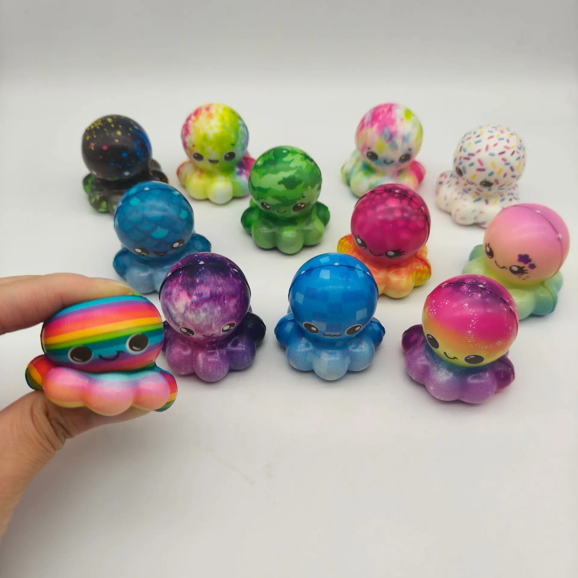 **12/24 Christmas Stress Ball Fidget Toys Slow Rebound Squishy Toys Stress Relief Mini Foam Ball for Boys Girls Party Favors