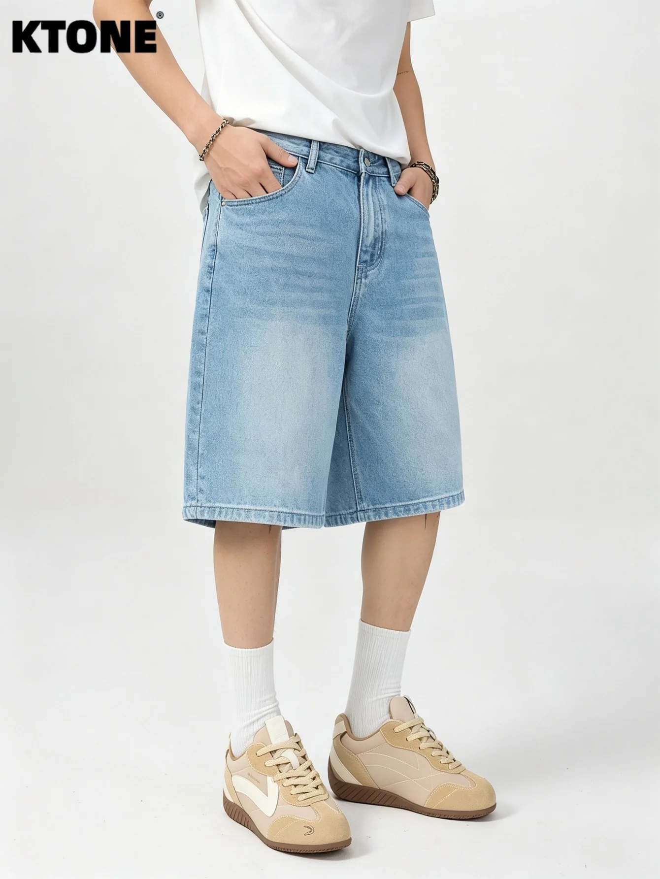 

Men Relaxed Fit Non Stretch Denim Casual Shorts No accessories or belts included