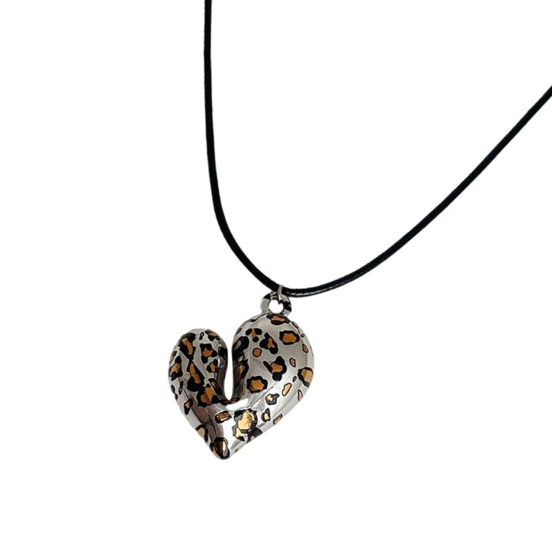 Trendy Leopard Heart Pendant Necklace for Those Who Love Distinctive Styles