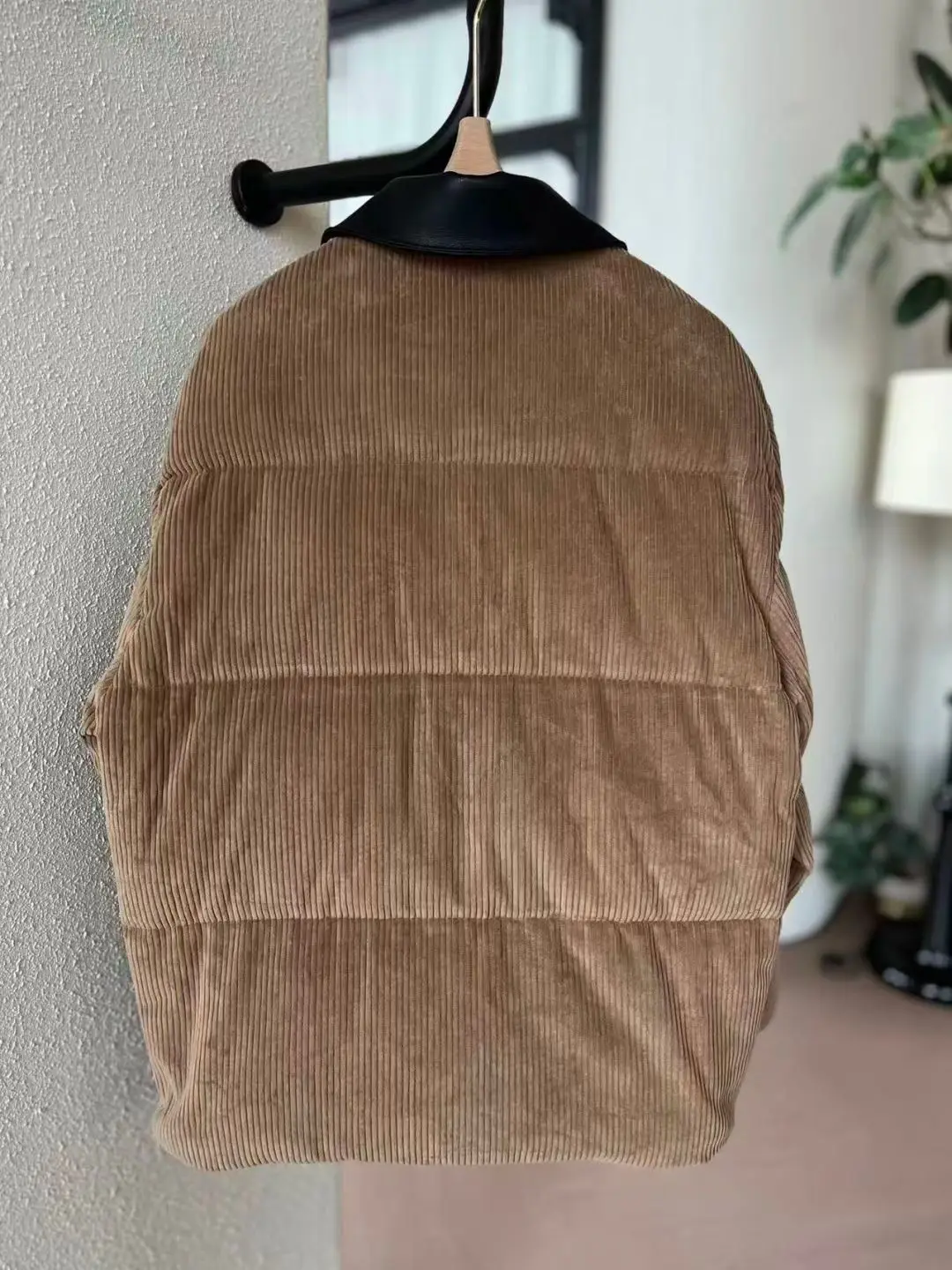 الخريف والشتاء جديد عارضة التطريز المتناقضة الجلود طوق المألوف جيب الرباط سترة الملابس النسائية