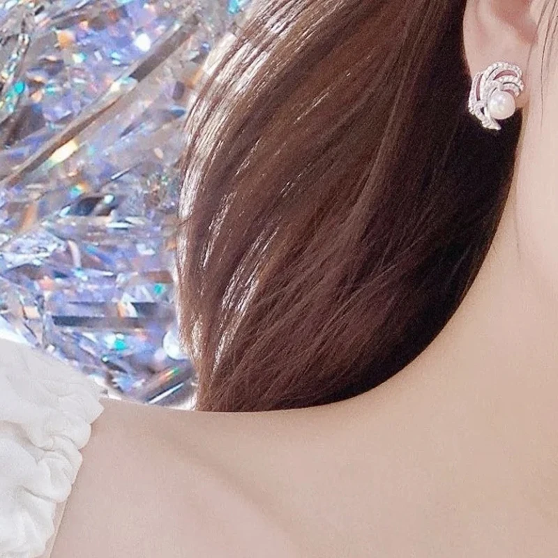 Huitan Graceful Shiny Zirconia Ear Stud Lady Engagement Earrings Jewelry with Simulated Pearl Delicate Accessories for Wedding