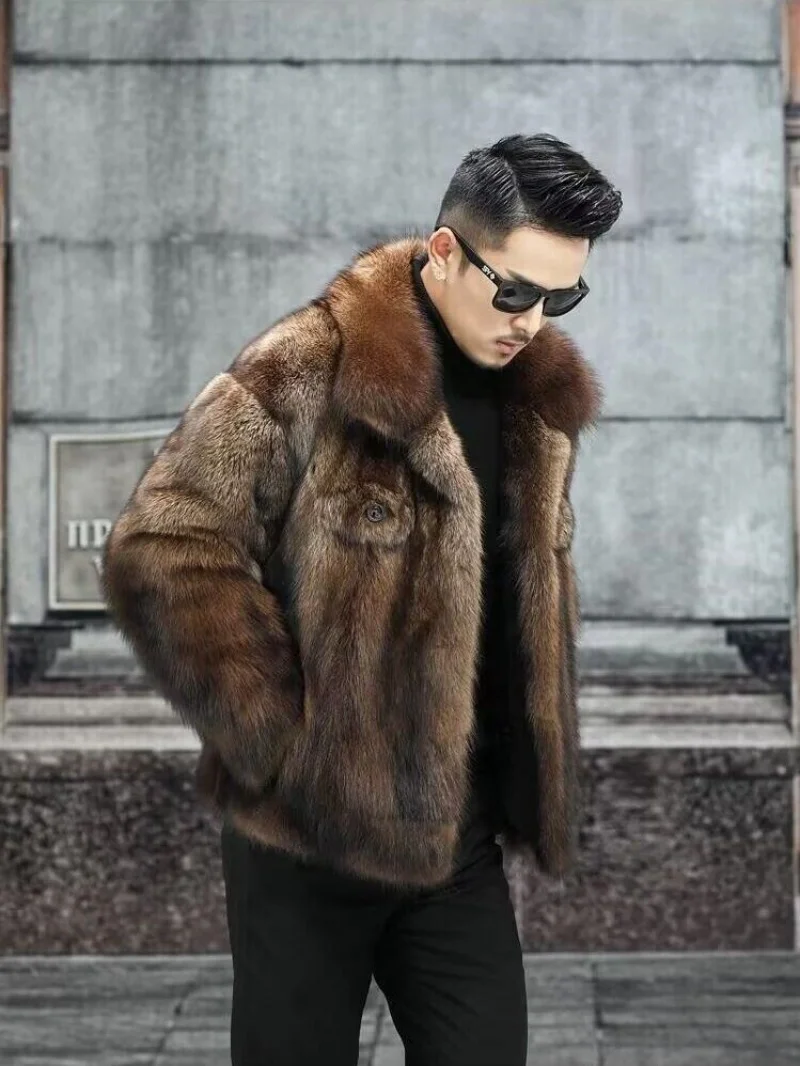 เสื้อโค้ทขนเฟอร์เทียมสำหรับผู้ชายสุดหรู รุ่นใหม่สำหรับฤดูหนาว หนาขึ้นด้วยขนฟ็อกซ์ แจ็คเก็ตแฟชั่นสั้น สวมใส่สบาย ปกเสื้อแบบพับได้