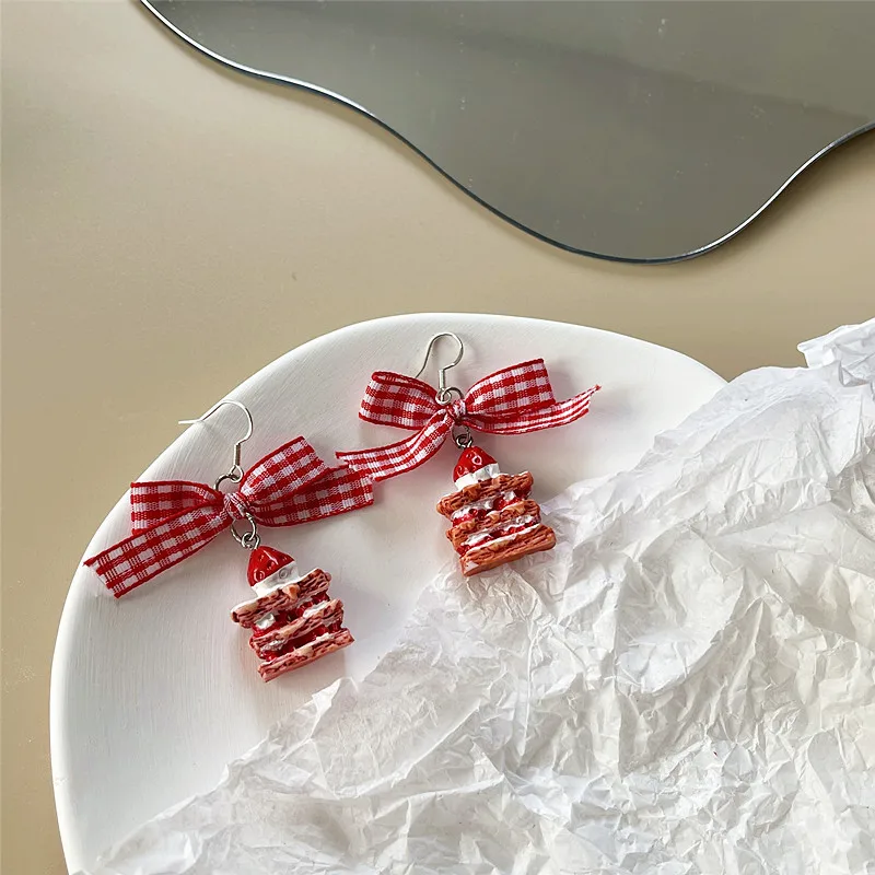 Women's Korean Sweet Strawberry Drop Earrings