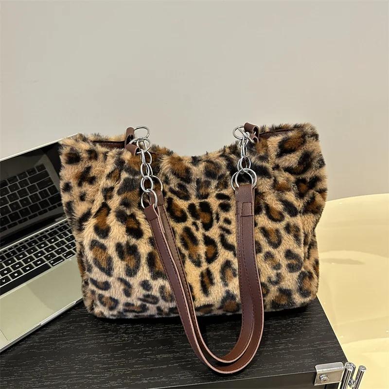 Leopard Print Trendy Crossbody Bags for Woman Shoulder Bag Chain Versatile Purse and Handbags Simple Fashionable Armpit Bag 가방