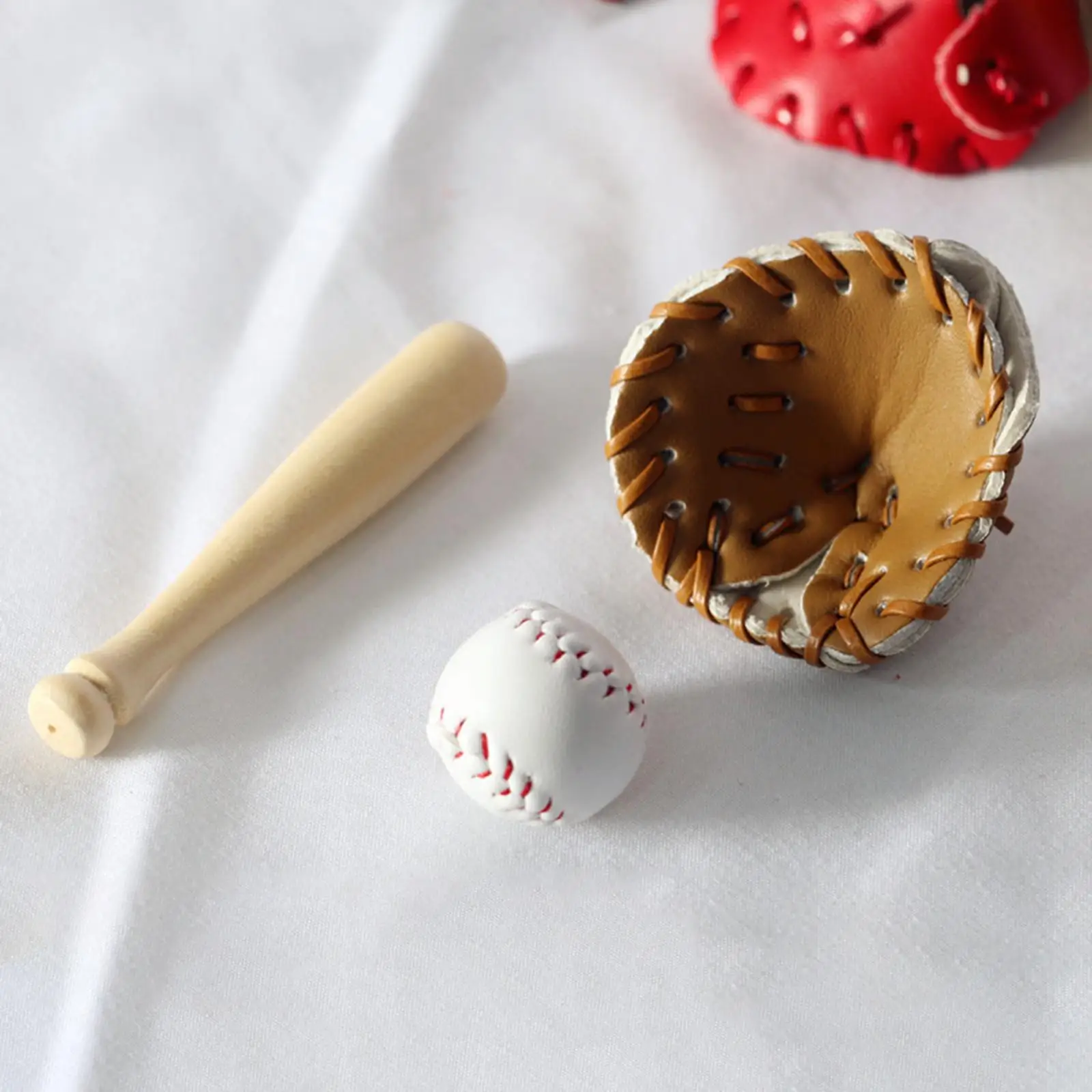 1:12 Dollhouse Miniature Sports Set Baseball Ball Bat Decoration Accessories