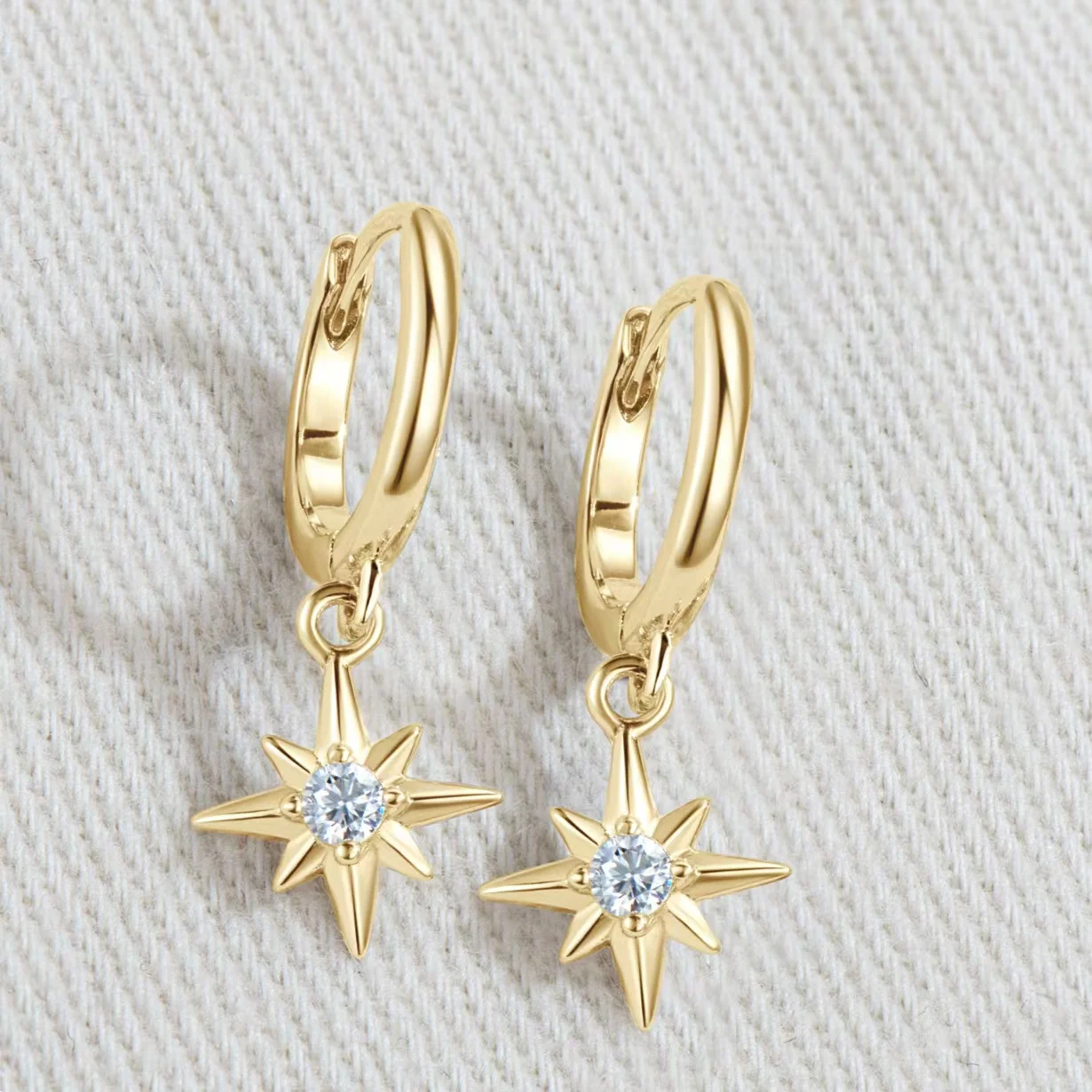 

Trendy 0.1ct D Color VVS1 Moissanite Star Clip Earrings for Women 925 Sterling Silver Plated 18K Gold Moissanite Earrings Gift