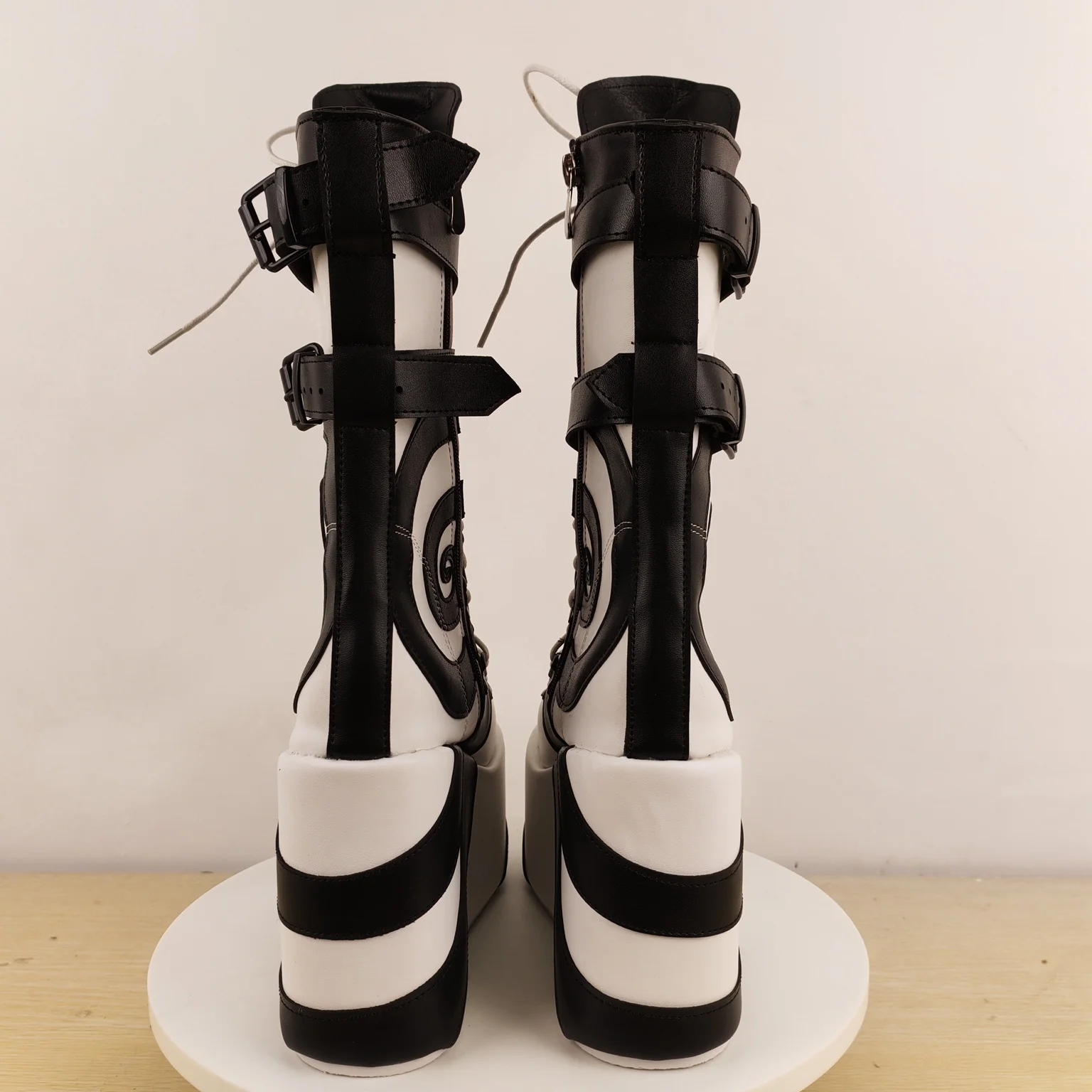 المرأة أسود أبيض منصة حذاء من الجلد المألوف القوطية نمط الأحذية دوامة نمط الدانتيل يصل مشبك تصميم منفعل أحذية فريدة من نوعها #3