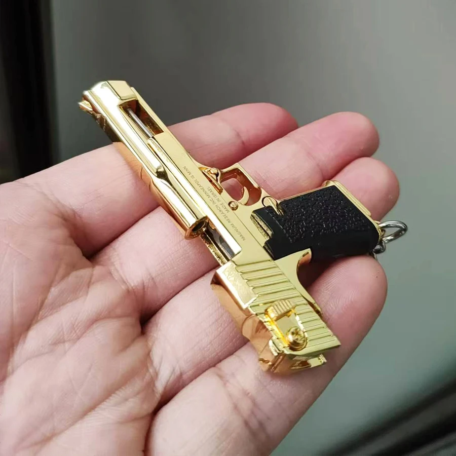 1:4 Alloy Desert Eagle Pistol Keychain Ring Fake Gun Detachable Assemble Toy Gun Shoulder Bag Accessories Christmas Gift