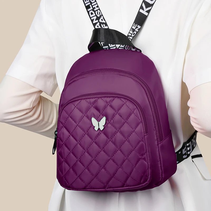 Modischer, mehrfarbiger, gesteppter Damen-Rucksack mit Schmetterlingsakzent für den täglichen Ausflüge, Pendeln, praktische, leichte Freizeittasche – Detail 9