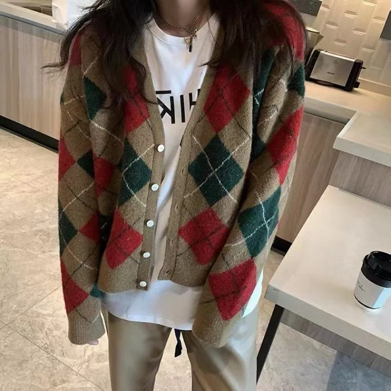 V-neck Diamond Soft Knitted Cardigan Women Color Block Cardigan Female Long Sleeved Knitted Loose Cardigan Autumn Winter