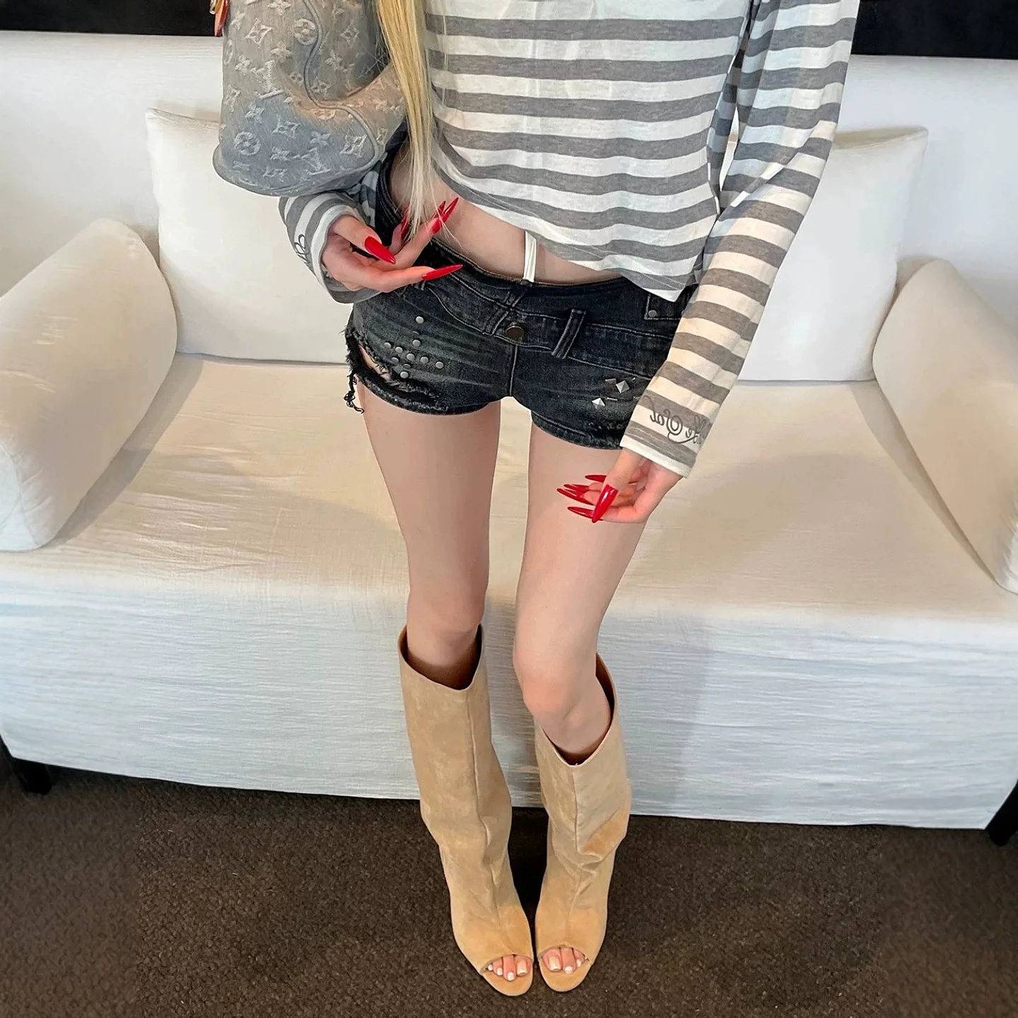Summer Women American Retro Goblin Core Low Rise Jean Shorts Y2K Harajuku Dark Academia Korean Kpop Chic 2000s Denim Hot Pants view 3