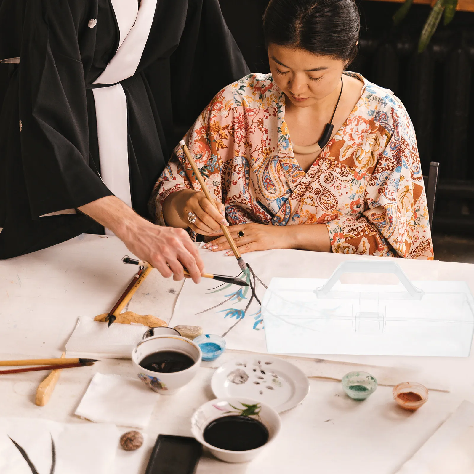 

Portable Clear Painting Brush Box Lightweight Compact Design Buckle for Art Students DIY Painting Storage Holder