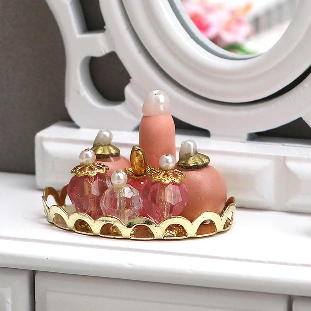 8 pièces/Kit modèle Miniature meubles bois poupée maison chambre 1:12 lit armoire Table jouer jouets Portable mignon accessoires