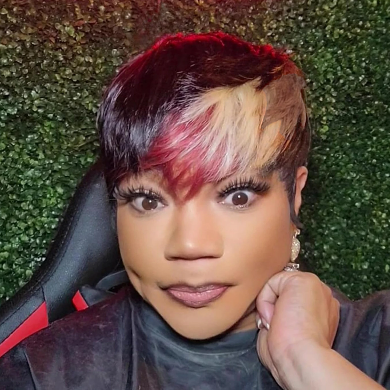 ピクシーカットストレート人毛ウィッグ レディース オンブレカラー フルマシンメイド ショートレイヤードストレートウィッグ 前髪付き