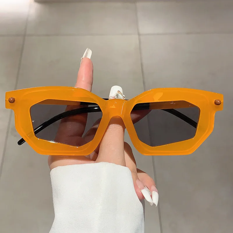 

Irregular Punk Vintage Sunglasses Women For Men Luxury Brand Designer Sun Glasses Popular Outdoor Driving Rivet Shades UV400
