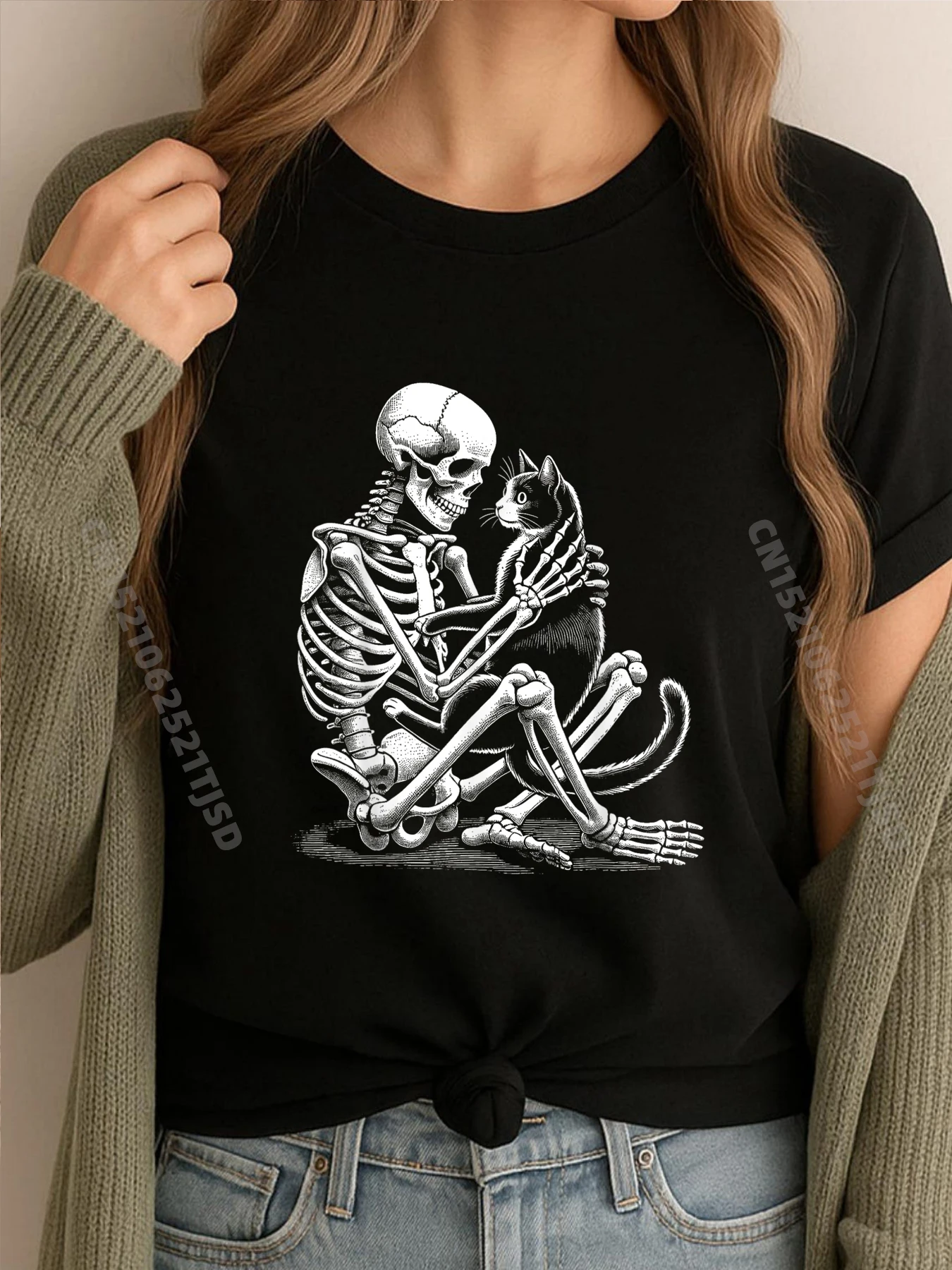 

Скелет держит кошку, забавный ленивый костюм на Хэллоуин, череп, роскошная одежда, мужская одежда