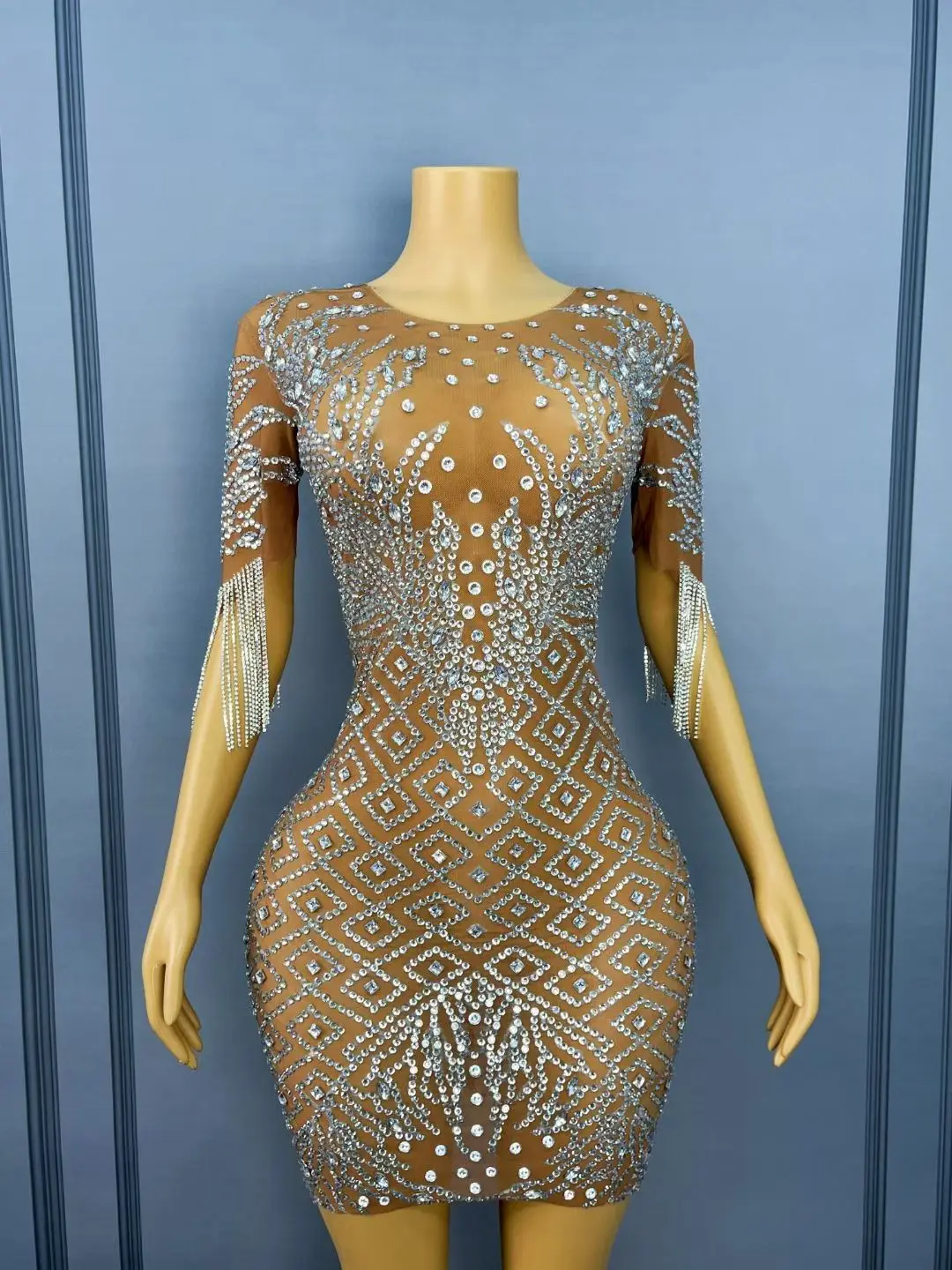 فستان سهرة نسائي أنيق من Shuicaosi فضي الماس ومنظور شبكي نصف كم فستان شرابة لأعياد الميلاد وحفلات الكوكتيل