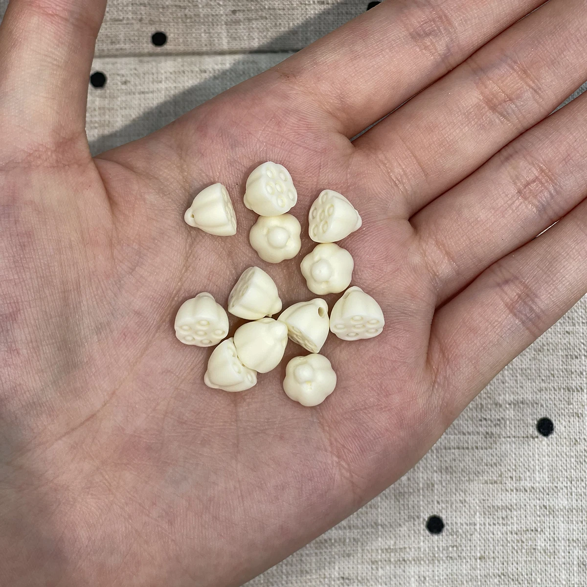 20pcs Natural  Embossed Shell Powder Lotus Pod-Shaped Bead with Holes 8x9mm Charms for DIY Necklace Earring Jewelry Making Craft