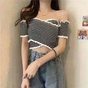 

Knitted sweater with crossed short sleeves on one shoulder, women's slim fit short top