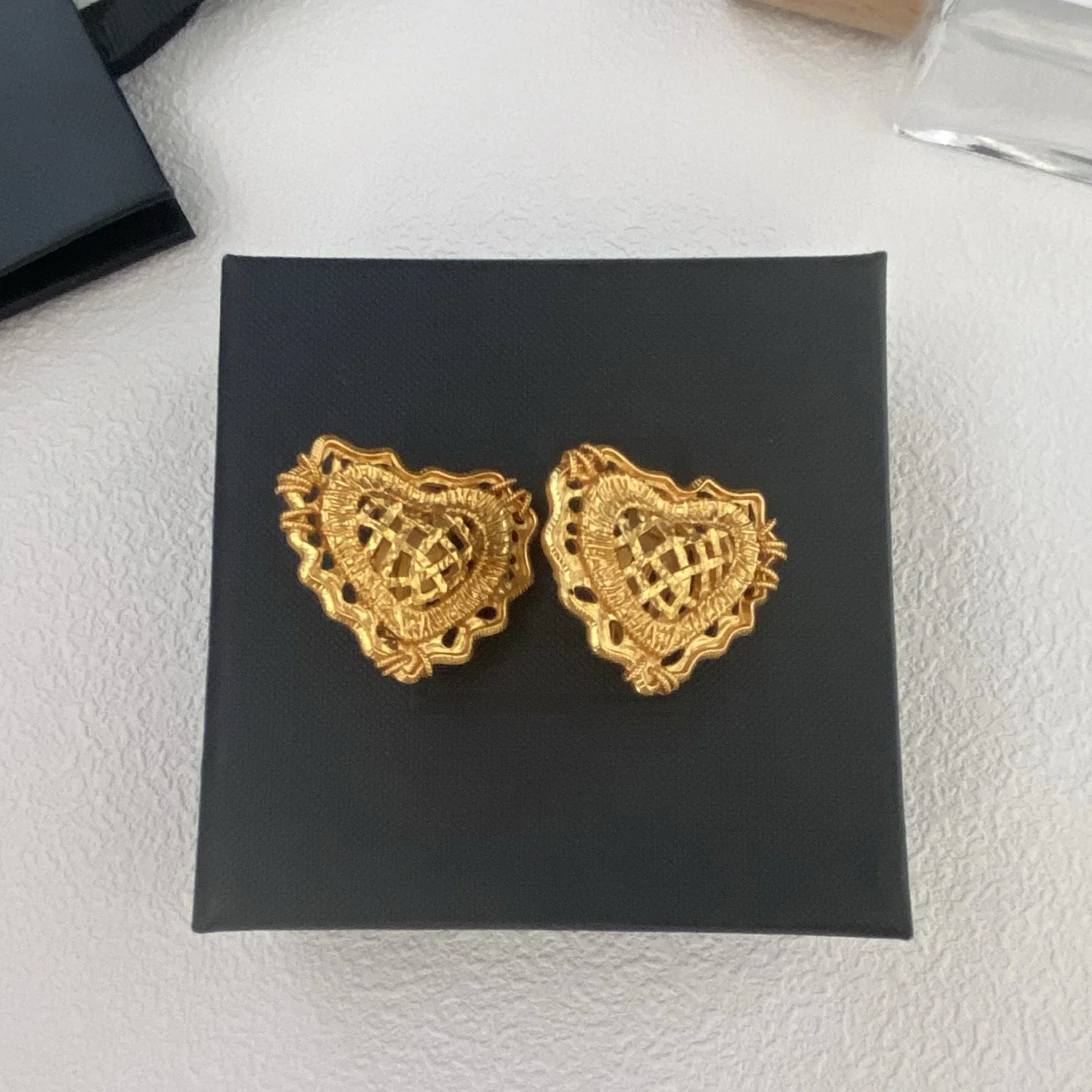 

Europe Vintage Heart Brass Plated 18K Gold Earring Ear Clip Women Jewelry Trend