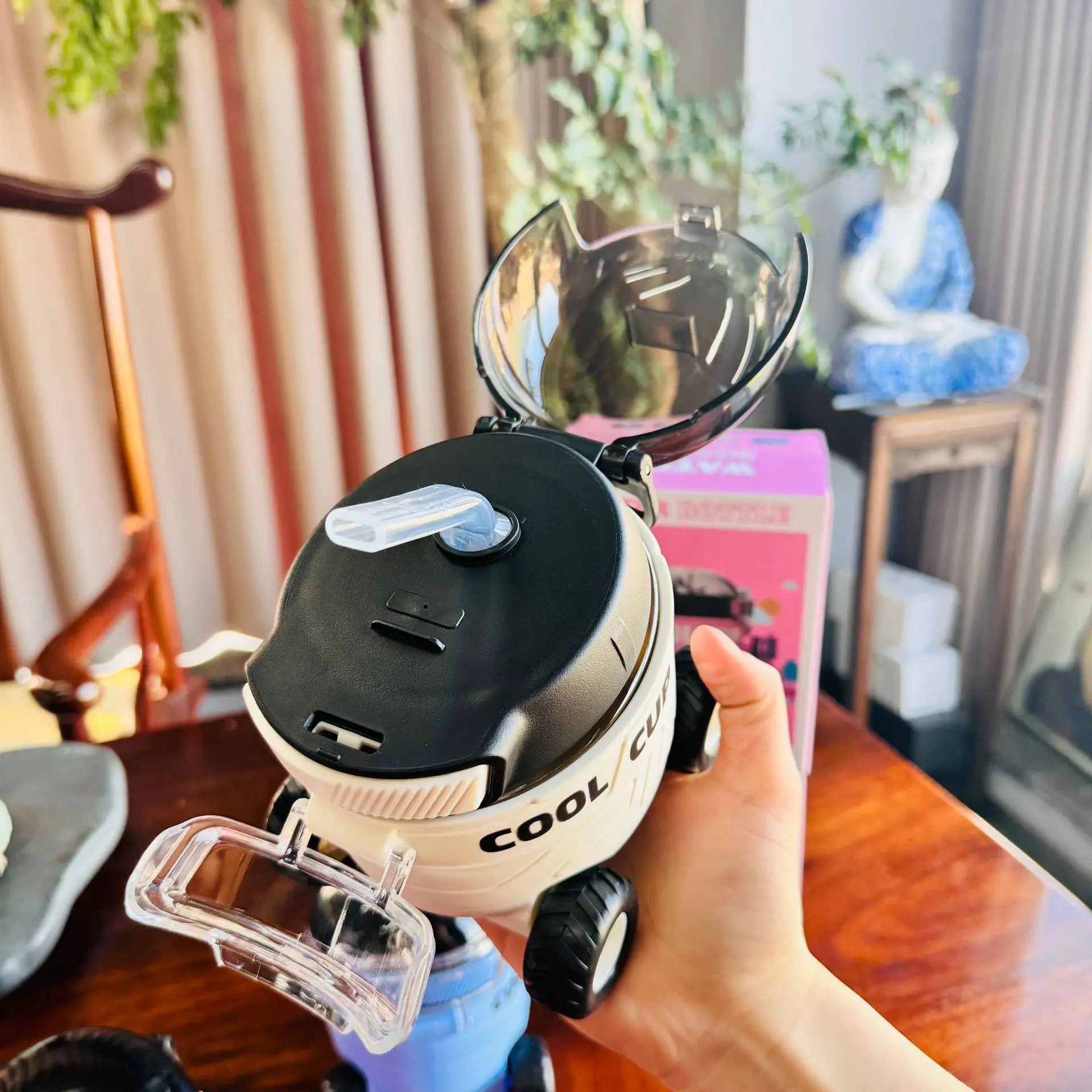 

Internet celebrity cartoon fun plastic cup outdoor portable bouncing plastic straw water cup