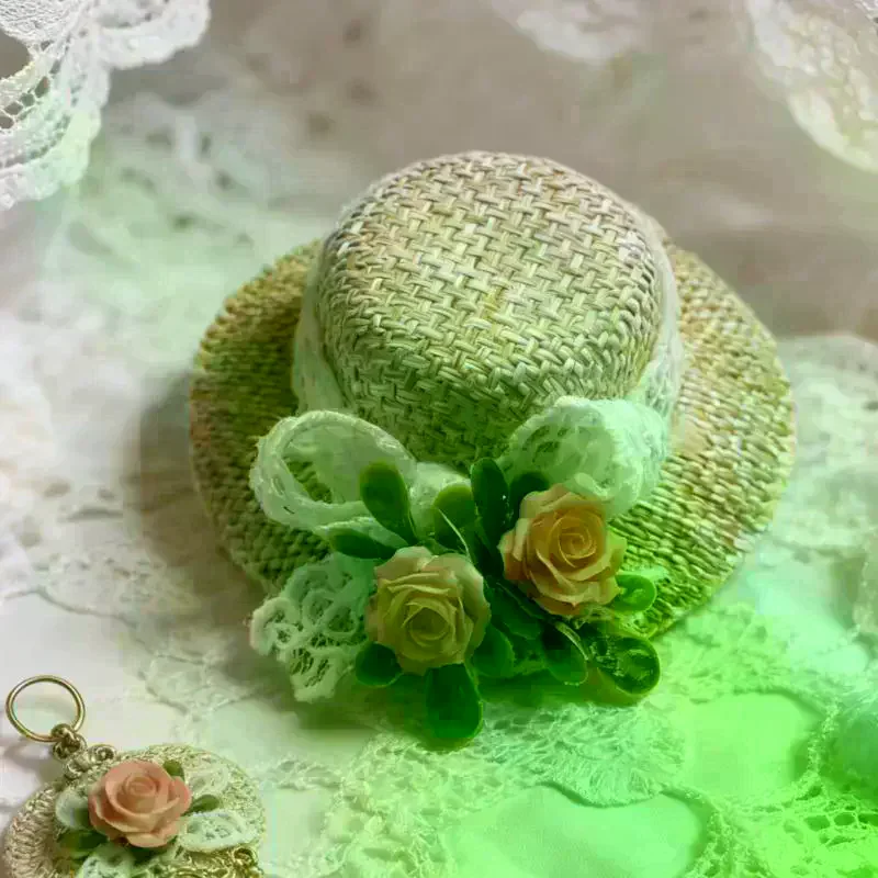 1Pcs Dollhouse Miniature Scene Decor Prop Model Mini Hand-Woven Summer Straw Hat Sun Hat Mini Doll Hat DIY Pendant Accessory