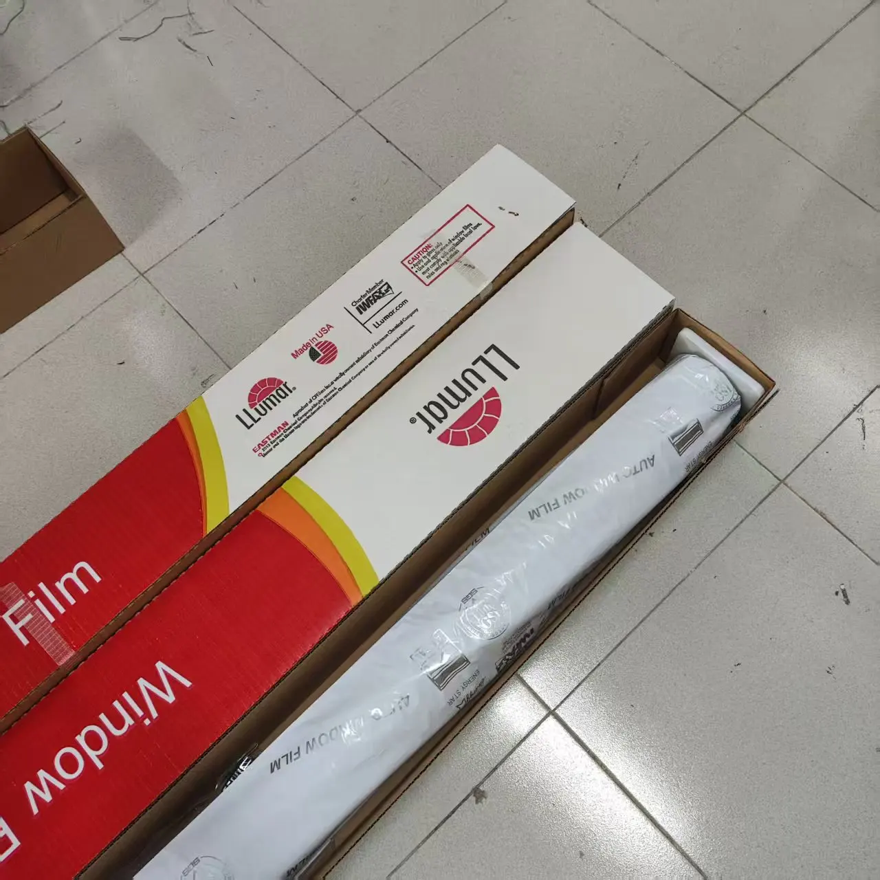 

Премиум LLumar Nano Carbon UV99% ИК-отклонение автомобиля Тонировочная пленка Высокопроизводительная теплоизоляционная автопленка ПЭТ Неметаллик