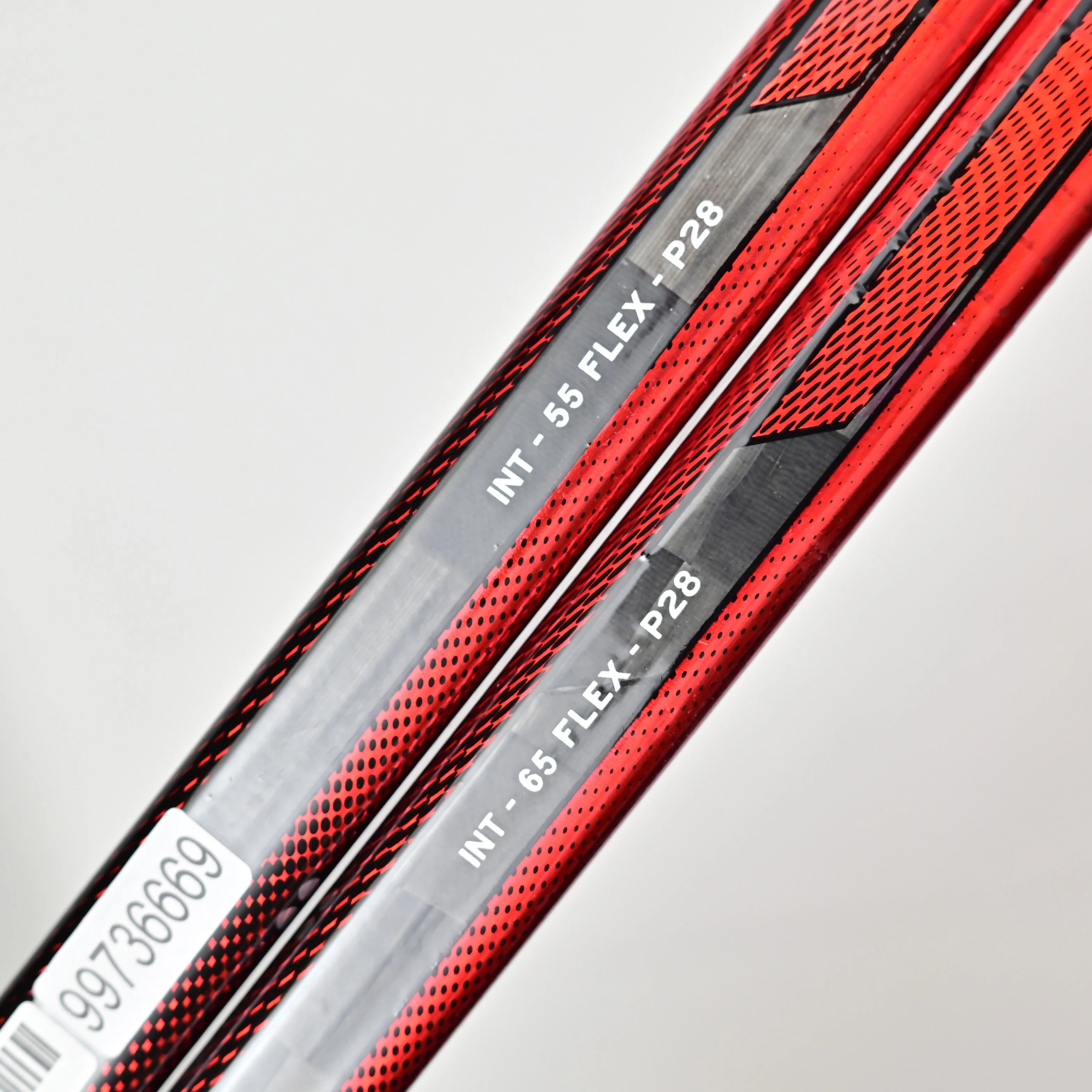 [2-pack][INT][HKP][FT8] [Willekeurige kleur] IJshockeysticks voor senioren Koolstofvezel met grip P28 P29 Willekeurige kleur pro-model