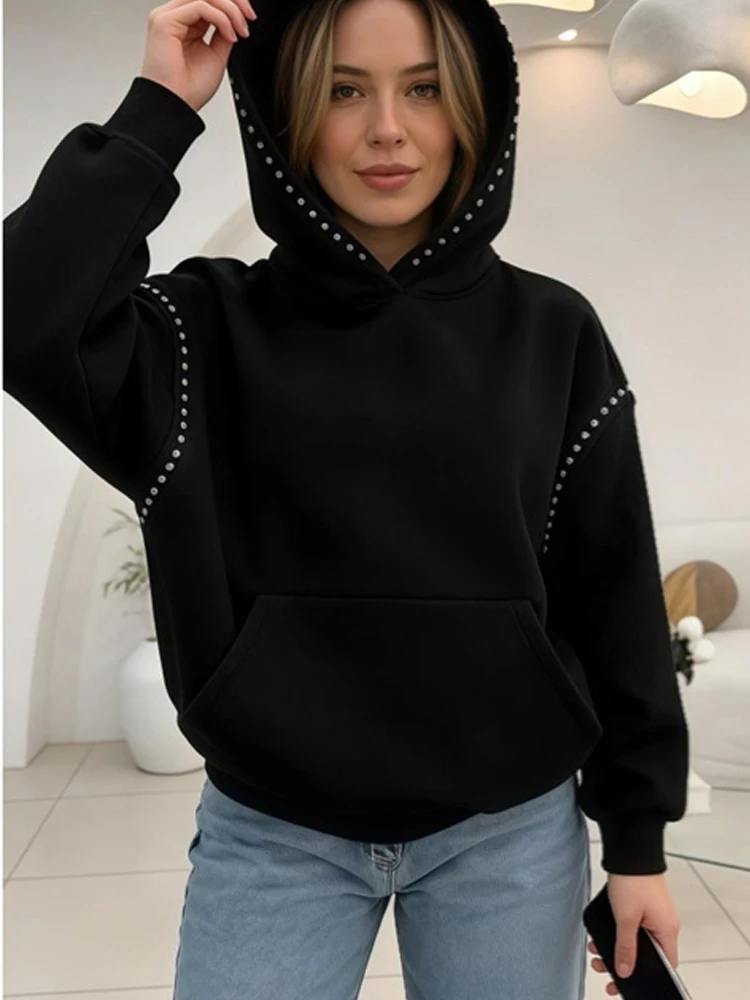 

Стильный свитер с капюшоном на заклепках, женский модный свободный пуловер с длинными рукавами, черный, 2026, новинка, повседневная верхняя одежда для женщин в стиле Highstreet