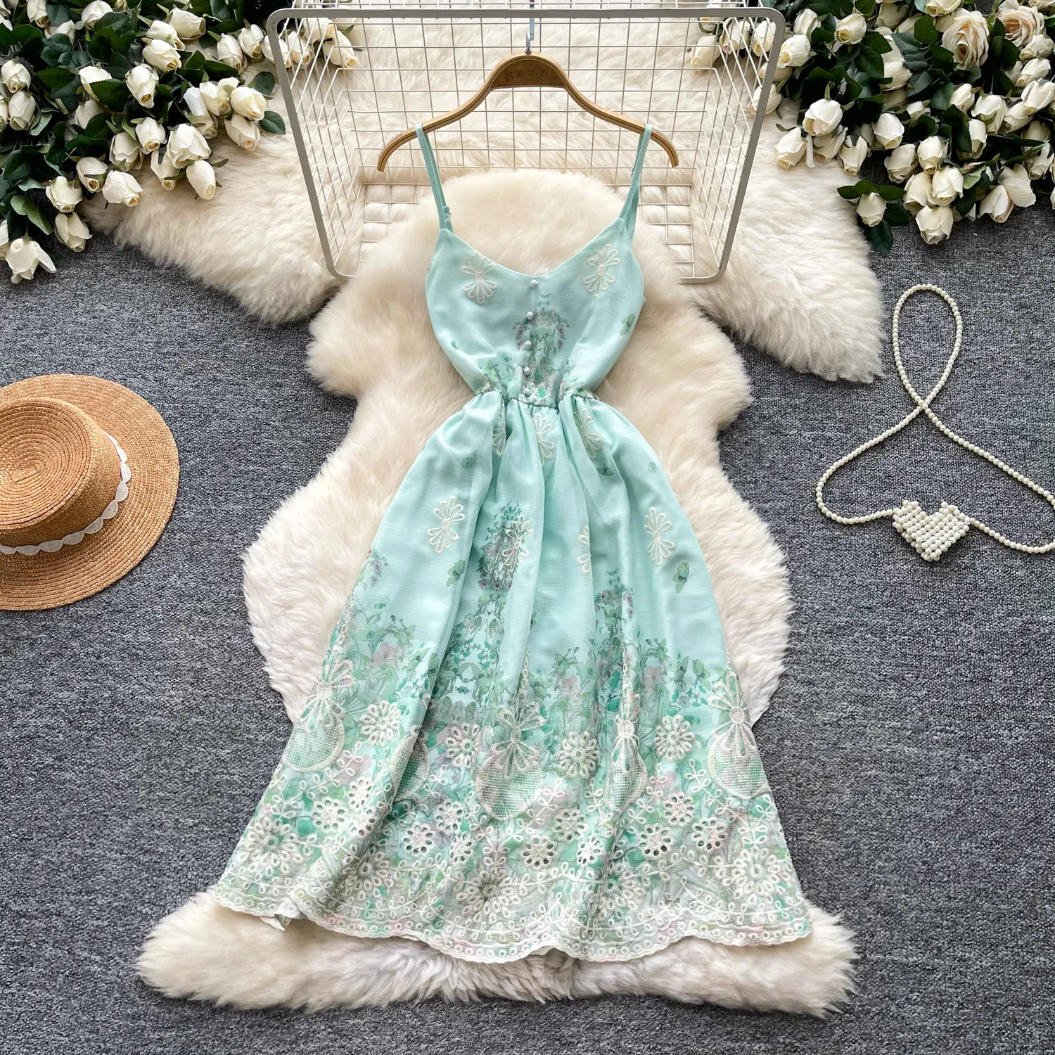 Robe à bretelles ALPHALMODA style resort, imprimée et brodée, pour femme, été 2026, avec garniture boutonnée, robe tendance pour les vacances