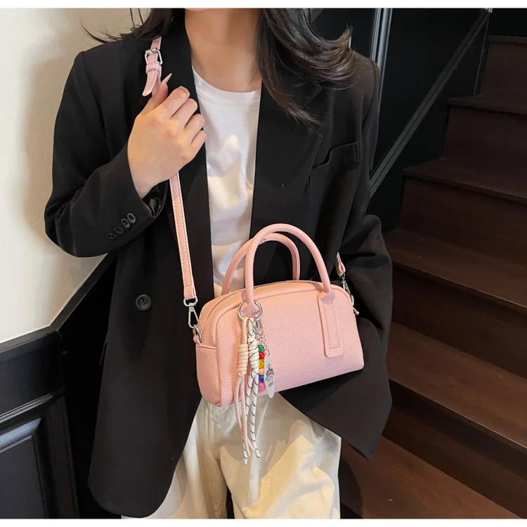 

Новая модная маленькая сумка через плечо на одно плечо для женщин, модные высококачественные однотонные сумки для девочек, роскошная дизайнерская сумка для отдыха Bolsas