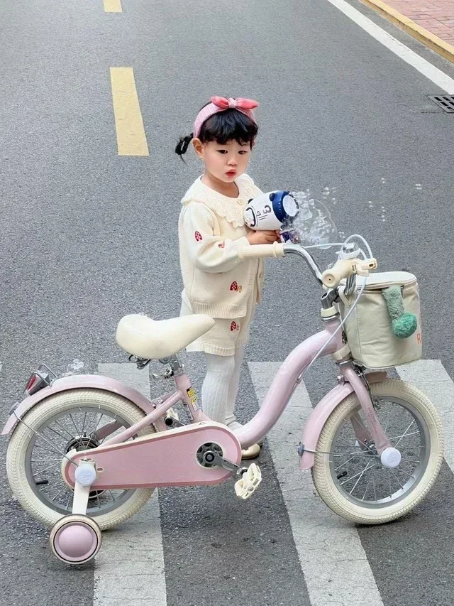 ホット女性の子供用ペダル湾曲ビーム自転車プリンセスモデル補助輪付き女性宝物 12 インチ 14-16-18 インチ