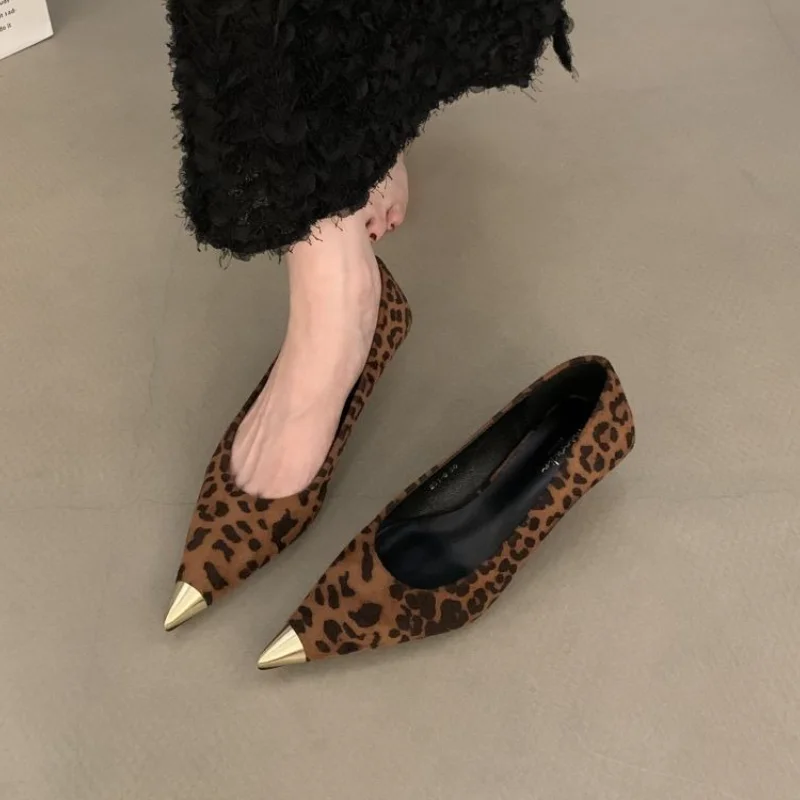 frances-apontou-toe-leopardo-padrao-temperamento-boca-rasa-unico-sapatos-femininos-primavera-e-outono-nova-camurca-sapatos-stiletto