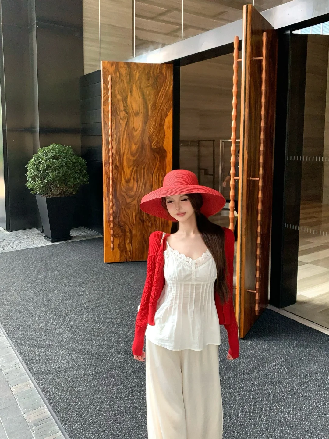 

Fashionable Long Sleeve Women's Set Red Twist Knit Cardigan And Lace Trim Camisole Two Piece Spring Outfit High Waist