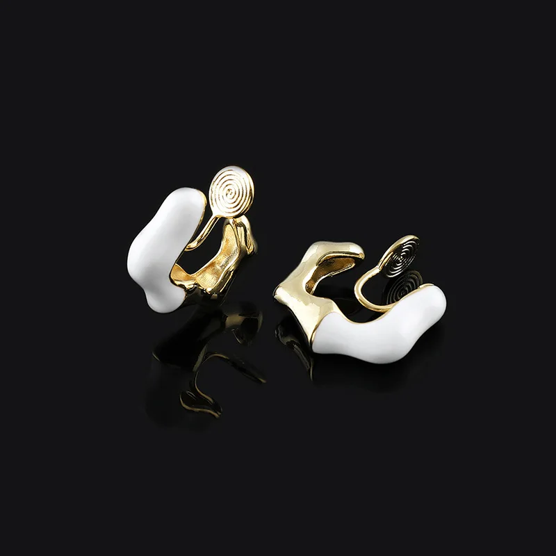 New Simple and Elegant Geometric Glazed Ear Rings with No Ear Holes Mosquito Incense Plate Ear Clips Wholesale for Women