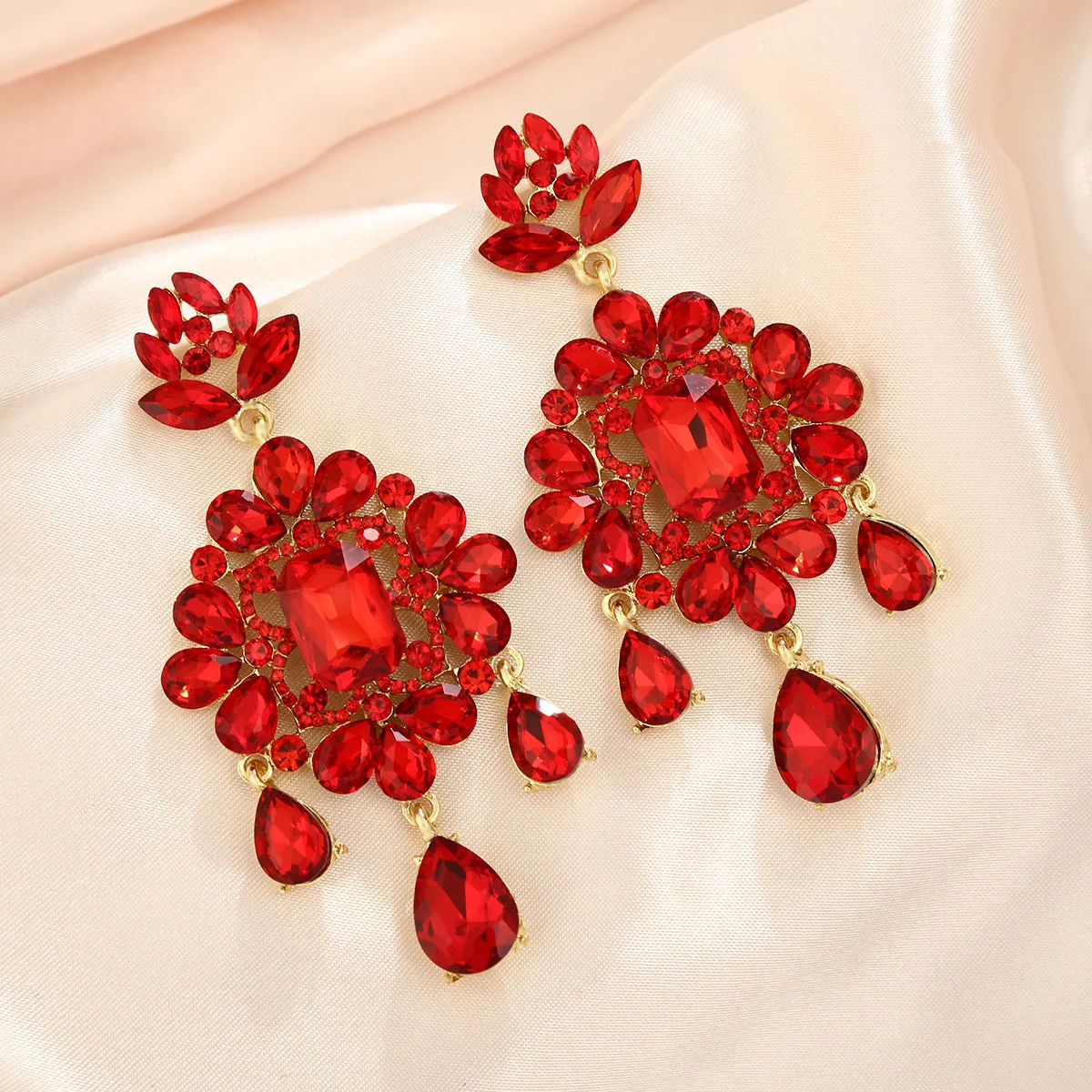 Fashion Women's Crystal Earrings Irregular Geometric Earrings Light Luxury Super Flash Diamond Versatile Exaggerated Ears