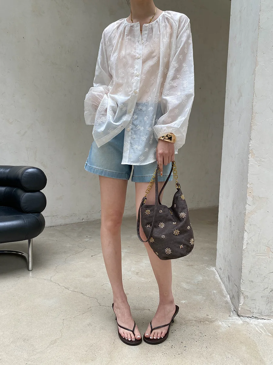 Sommerliche Damen-Casual-Shorts aus Denim in einfarbigem Design mit weitem Bein und A-Linie, figurschmeichelnd und als Hotpants geeignet. – Detail 24